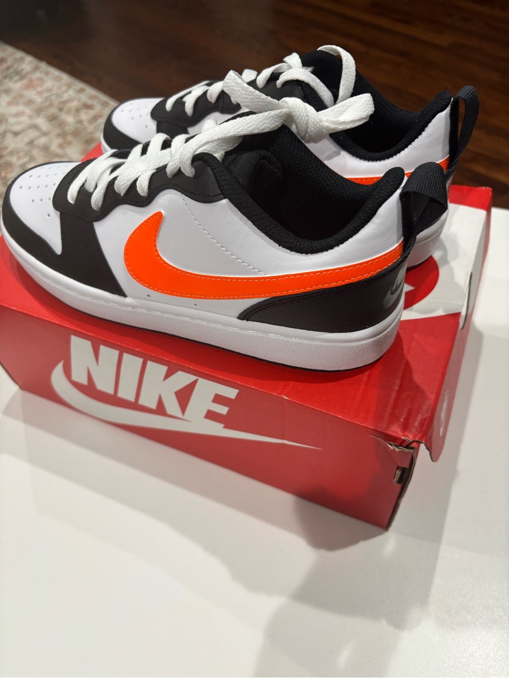 New 6Y Nike Court Borough Low